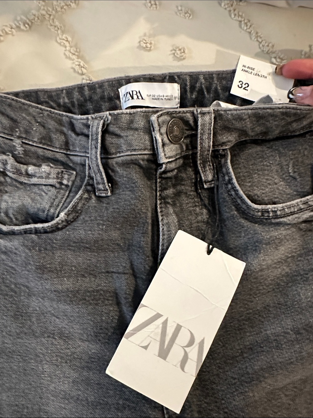 Zara Women's Charcoal High-Rise Straight Jeans